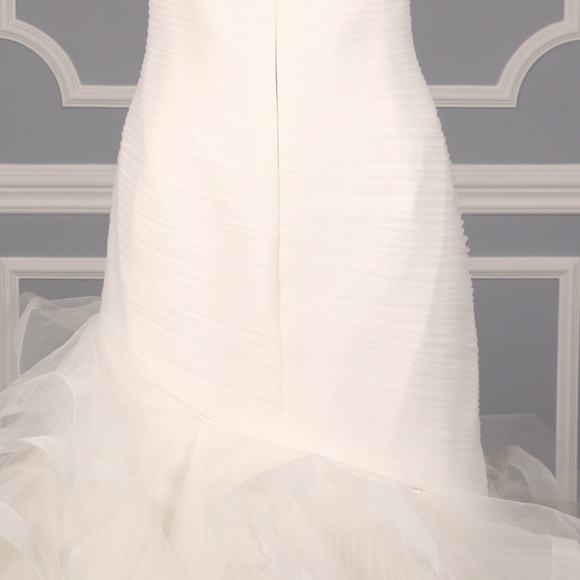 Pronovias Mildred Wedding Dress, Size 14 - Picture 5 of 8